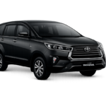 Toyota Innova Reborn hitam untuk layanan sewa mobil Jakarta dengan driver profesional dari Sarana Rent Car