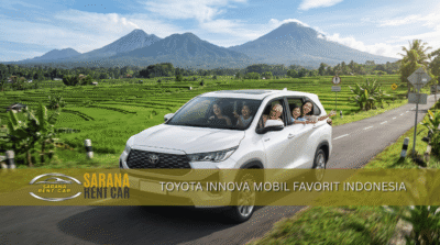 Toyota Innova putih melaju di jalan dengan latar belakang sawah dan gunung – Innova favorit Indonesia